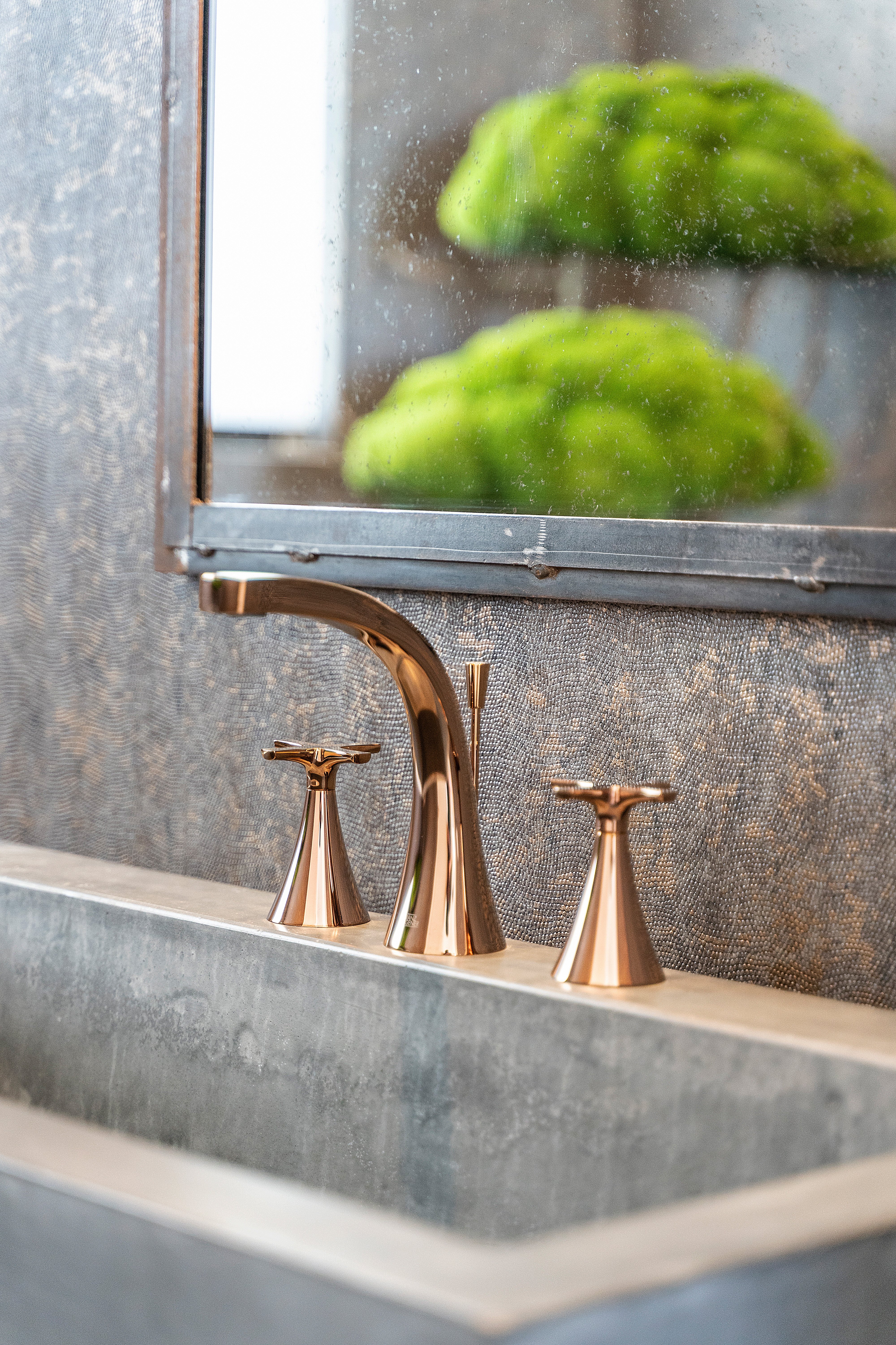 8077_Vinyl Snakeskin_HW Interiors _Living Proof Photography_01