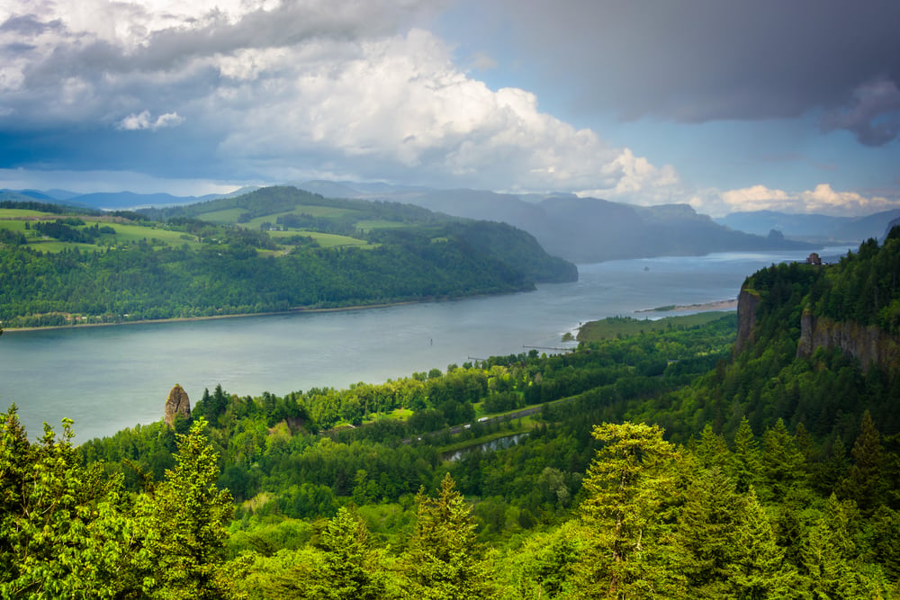 View of Crown Point and the Columbia River, Columbia River Gorge, Oregon.